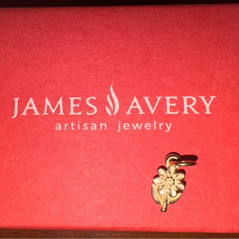 Retiring James Avery Gold Mini Daisy Charm